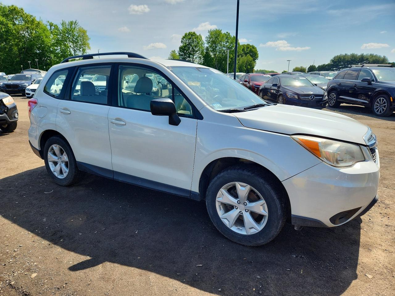 2015 Subaru Forester 2.5i White vin: JF2SJABC6FH501599