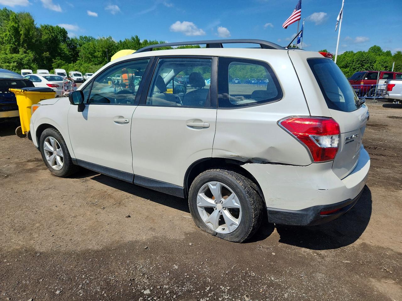 2015 Subaru Forester 2.5i White vin: JF2SJABC6FH501599
