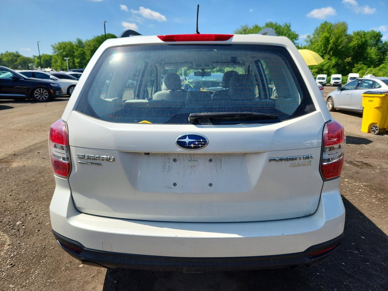 2015 Subaru Forester 2.5i White vin: JF2SJABC6FH501599