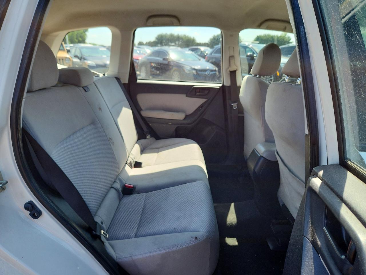 2015 Subaru Forester 2.5i White vin: JF2SJABC6FH501599