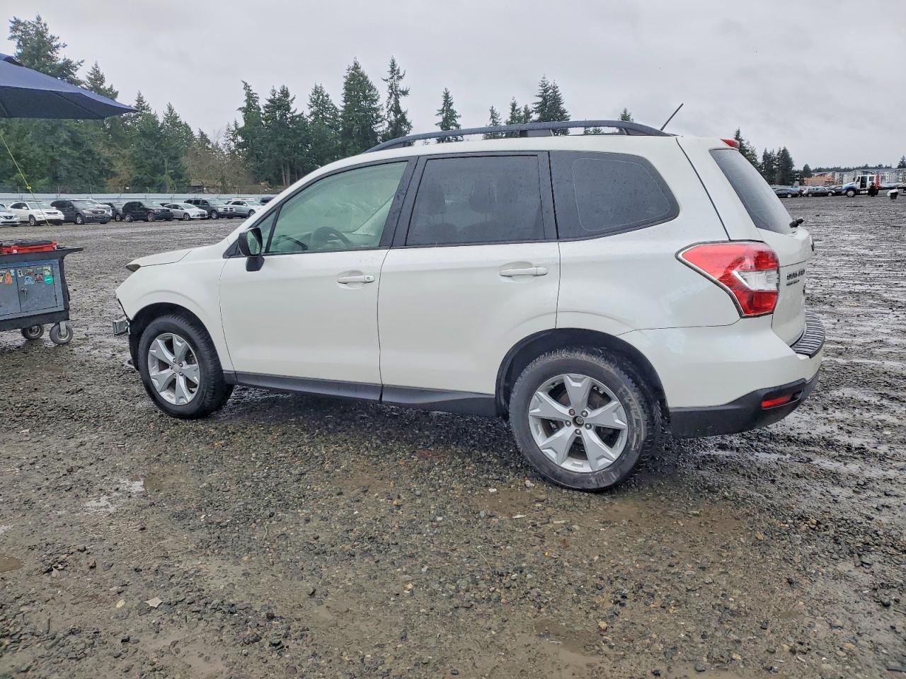 2015 Subaru Forester 2.5i White vin: JF2SJABC6FH542055