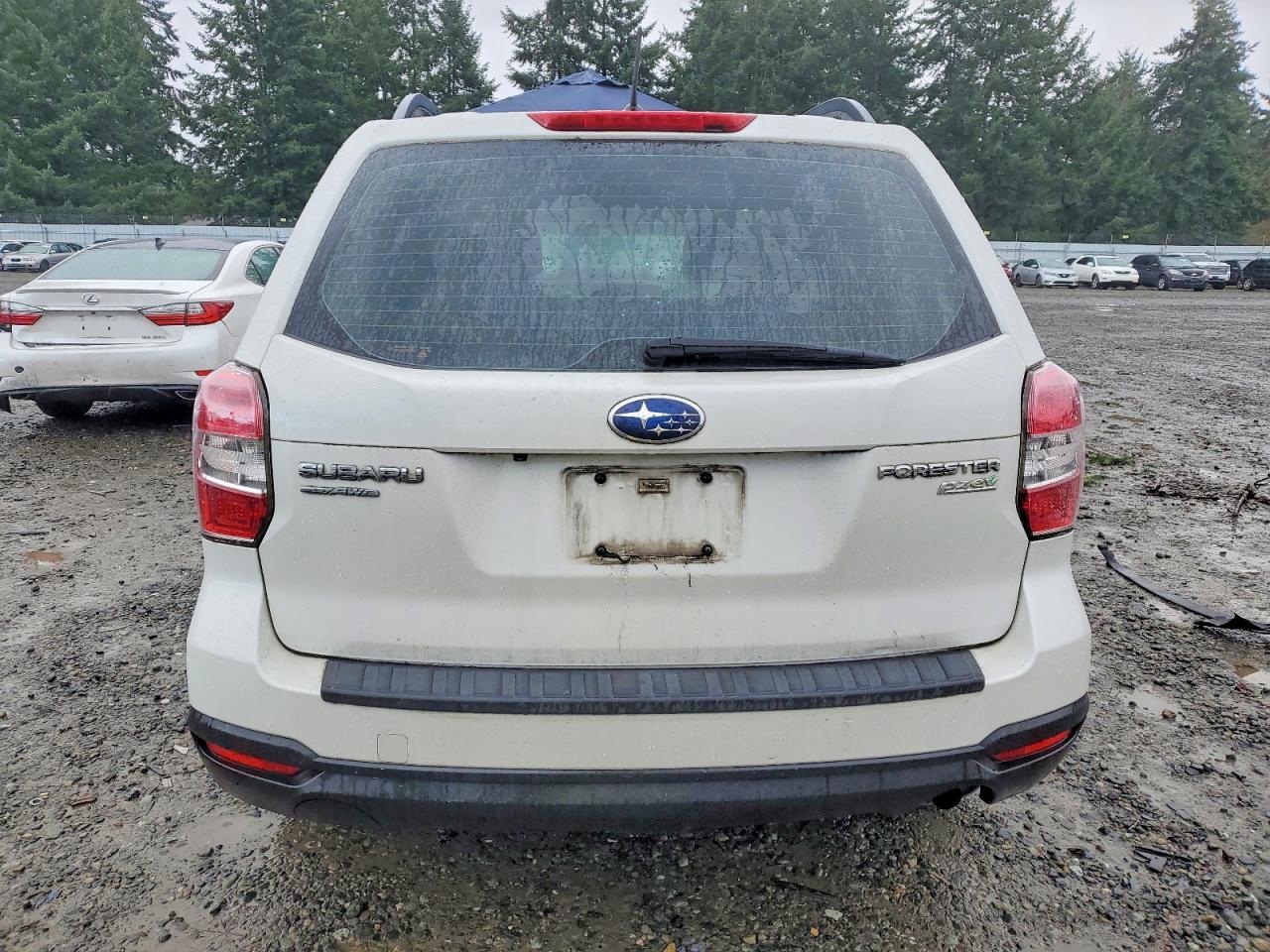 2015 Subaru Forester 2.5i White vin: JF2SJABC6FH542055