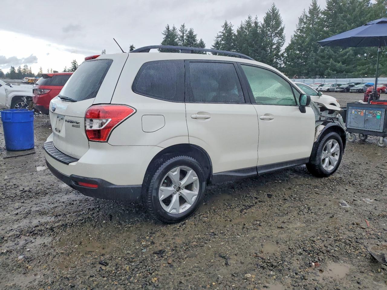 2015 Subaru Forester 2.5i White vin: JF2SJABC6FH542055