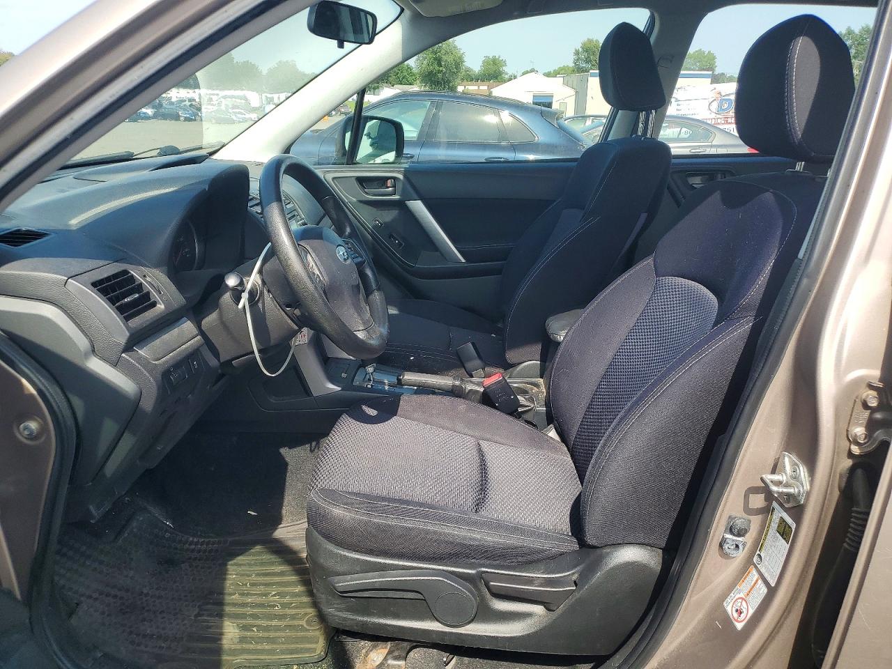 2015 Subaru Forester 2.5i Tan vin: JF2SJABC6FH549359