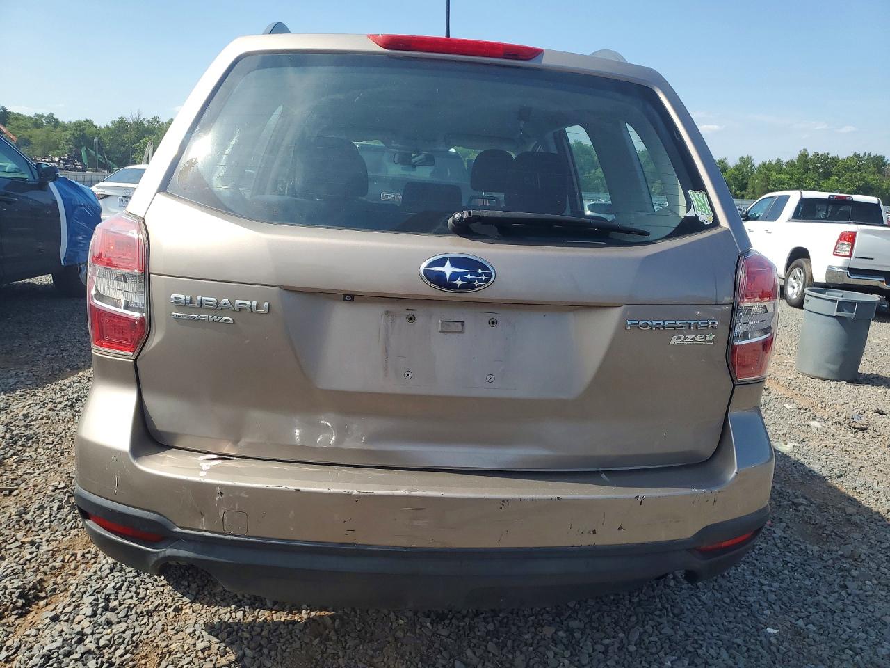 2015 Subaru Forester 2.5i Tan vin: JF2SJABC6FH549359