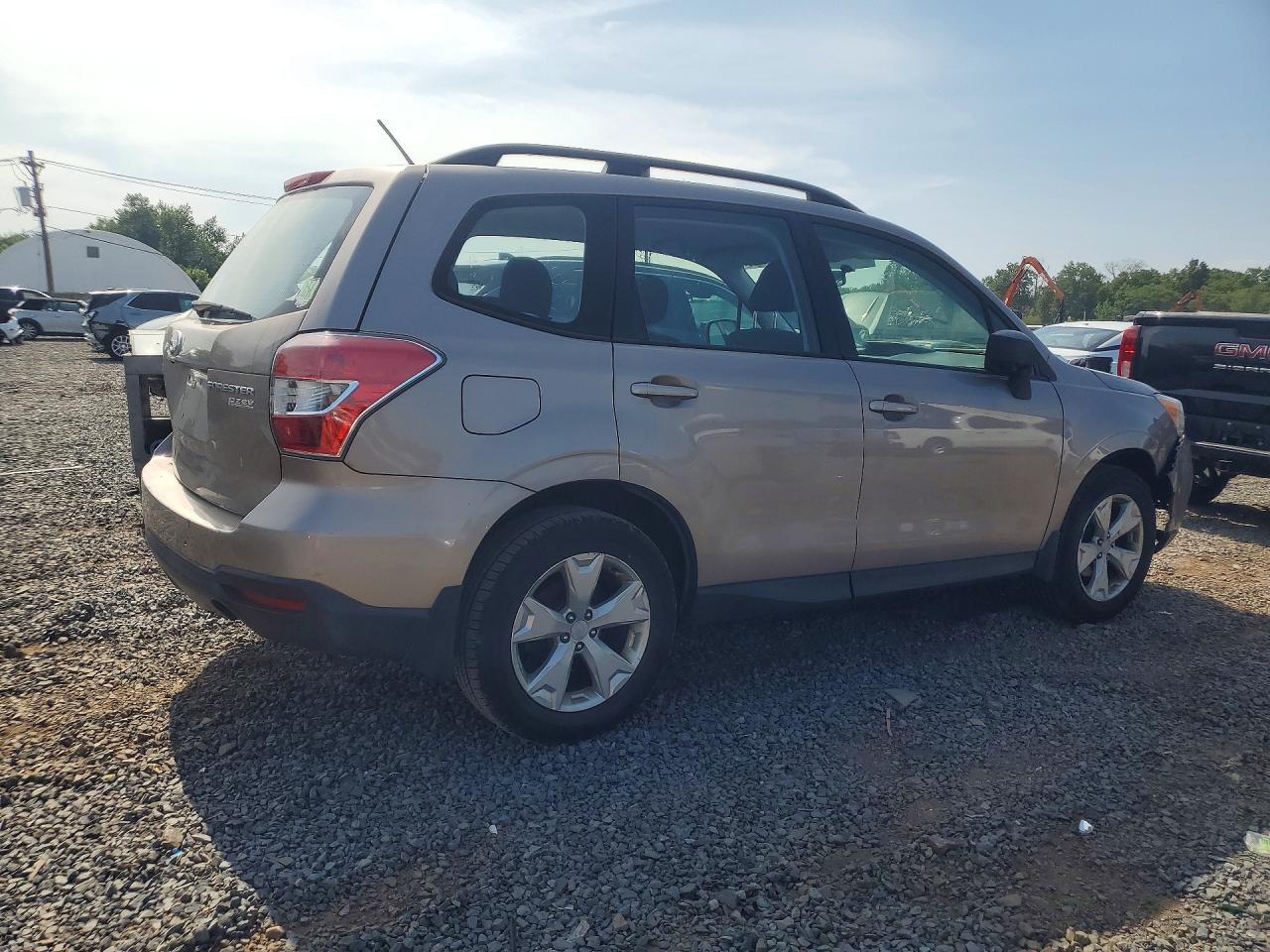 2015 Subaru Forester 2.5i Tan vin: JF2SJABC6FH549359