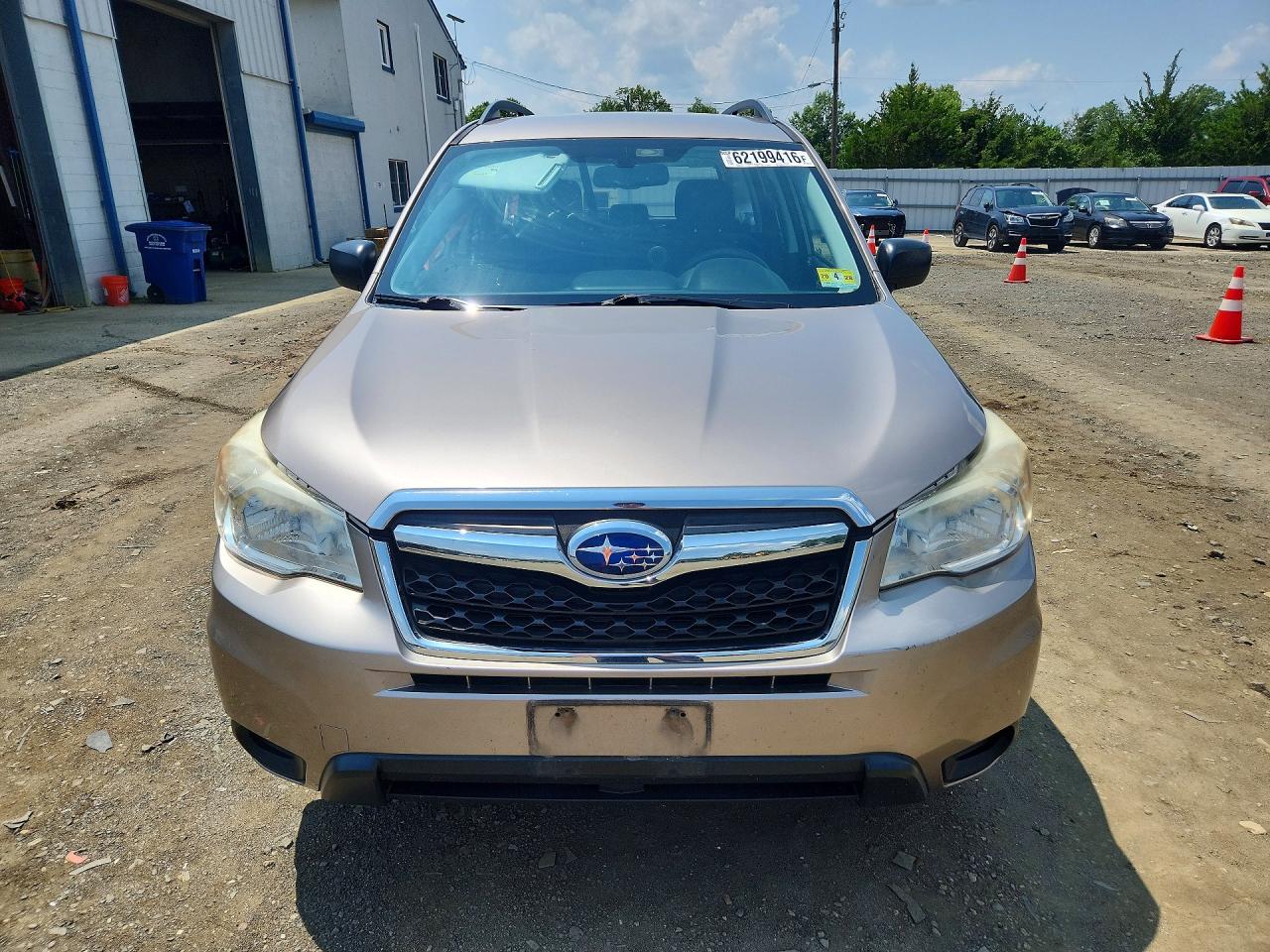 2015 Subaru Forester 2.5i Желто-коричневый vin: JF2SJABC6FH560636