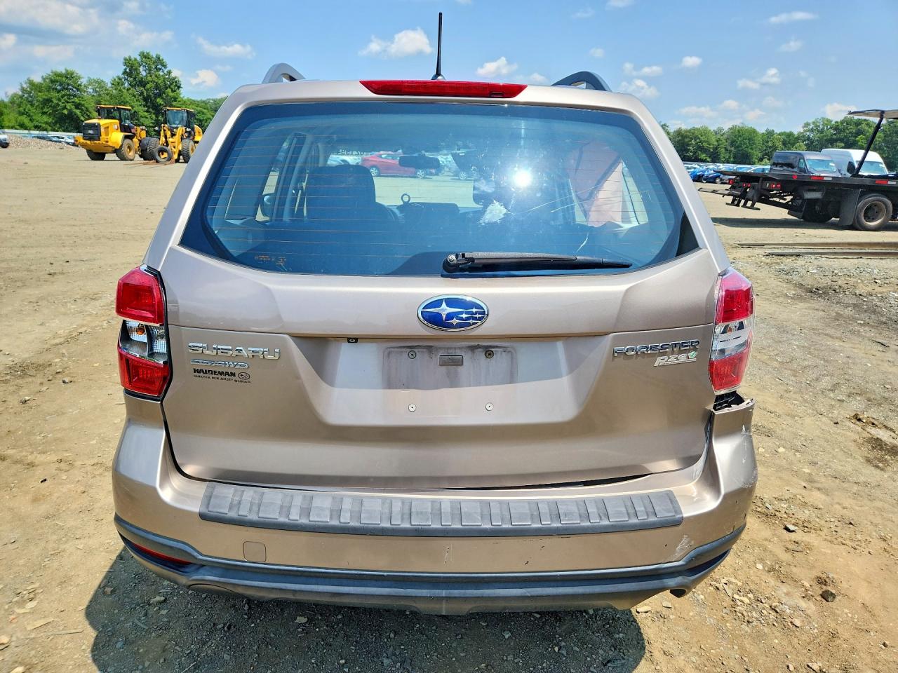 2015 Subaru Forester 2.5i Желто-коричневый vin: JF2SJABC6FH560636