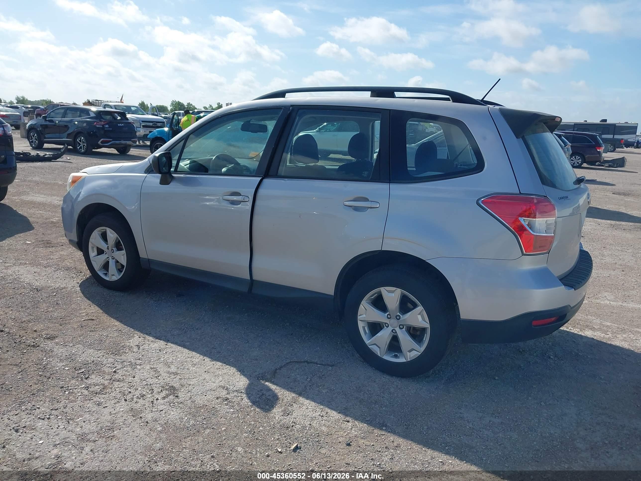 2015 Subaru Forester 2.5i Silver vin: JF2SJABC6FH575332