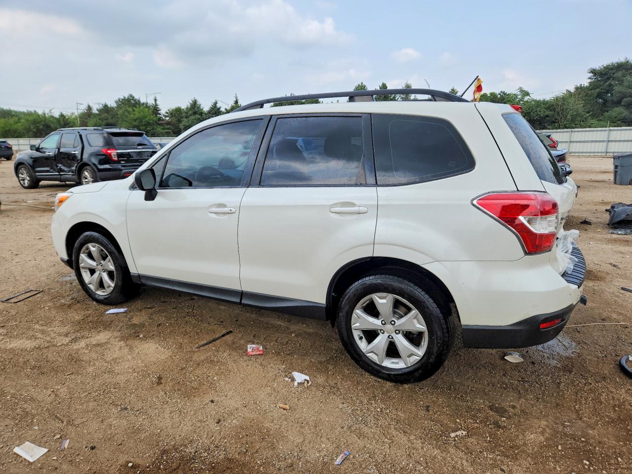 2015 Subaru Forester 2.5i Белый vin: JF2SJABC6FH582328