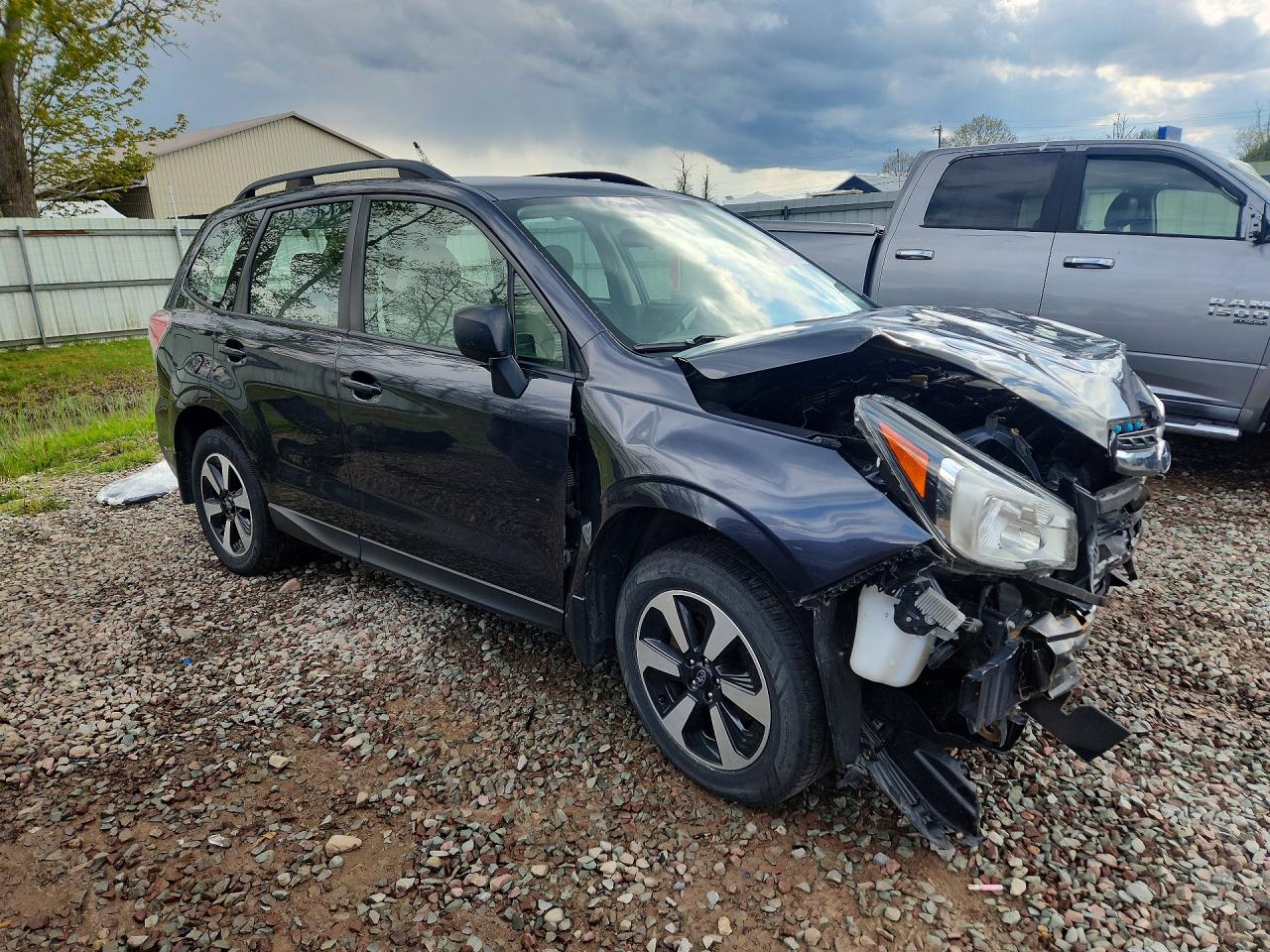 2017 Subaru Forester 2.5i Gray vin: JF2SJABC6HH488582