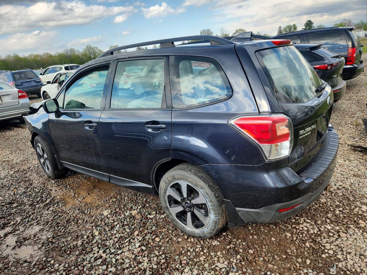 2017 Subaru Forester 2.5i Gray vin: JF2SJABC6HH488582