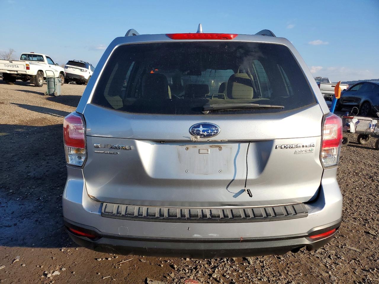 2017 Subaru Forester 2.5i Silver vin: JF2SJABC6HH494592