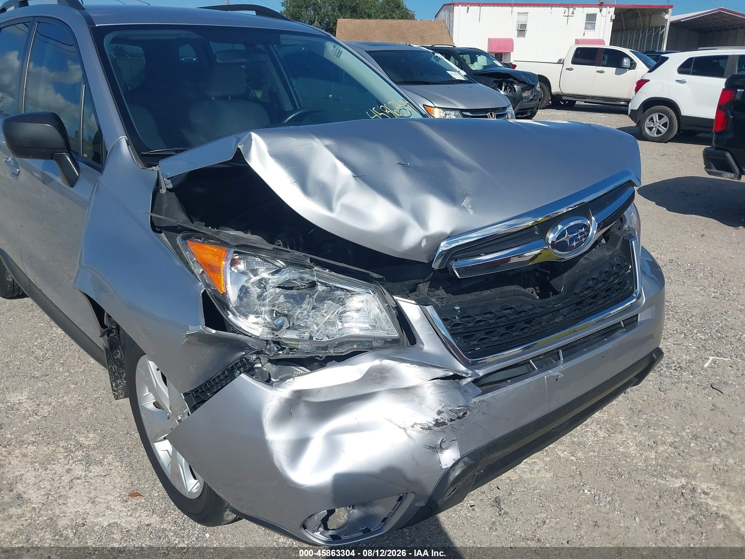 2015 Subaru Forester 2.5i Silver vin: JF2SJABC7FH467012