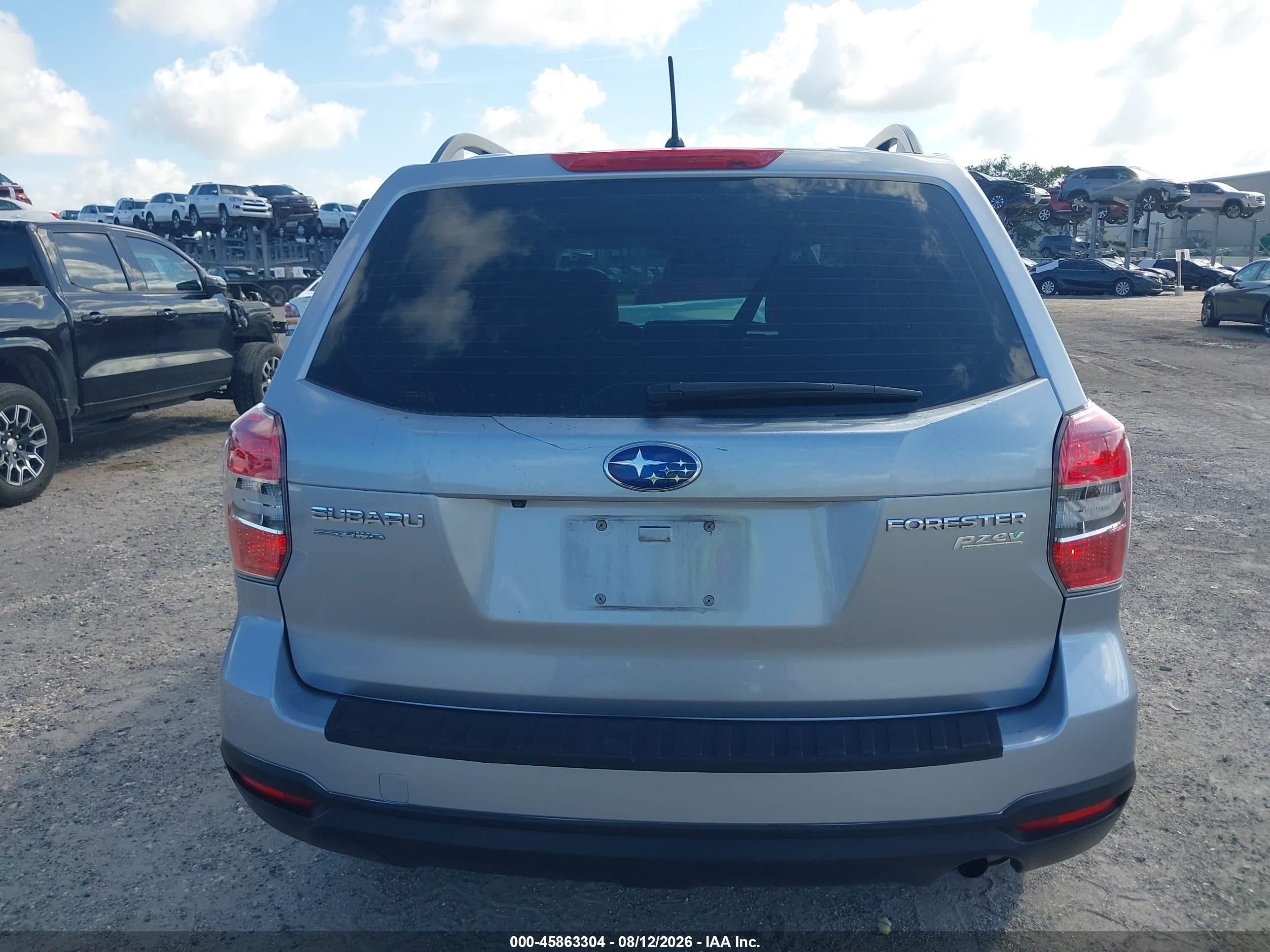 2015 Subaru Forester 2.5i Silver vin: JF2SJABC7FH467012