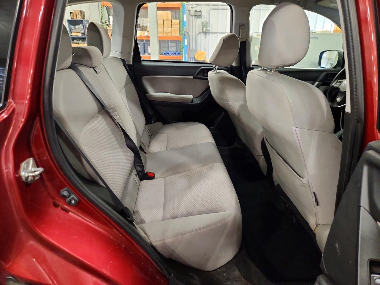 2015 Subaru Forester 2.5i Red vin: JF2SJABC7FH487034
