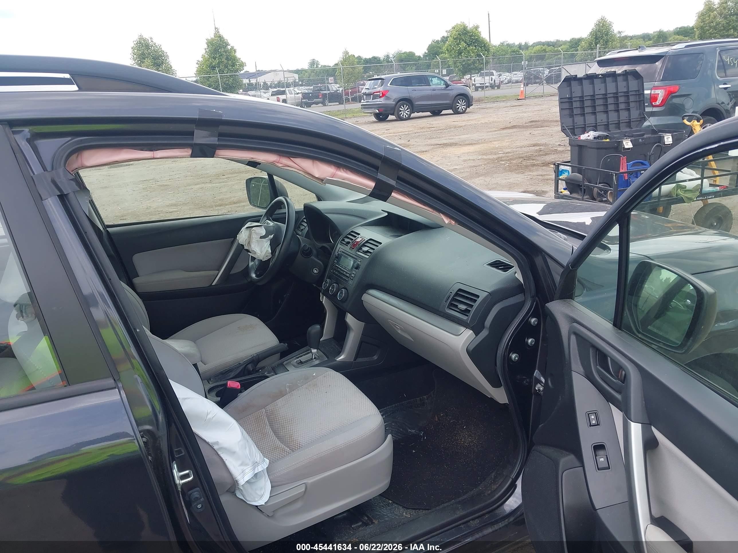 2015 Subaru Forester 2.5i Черный vin: JF2SJABC7FH521666