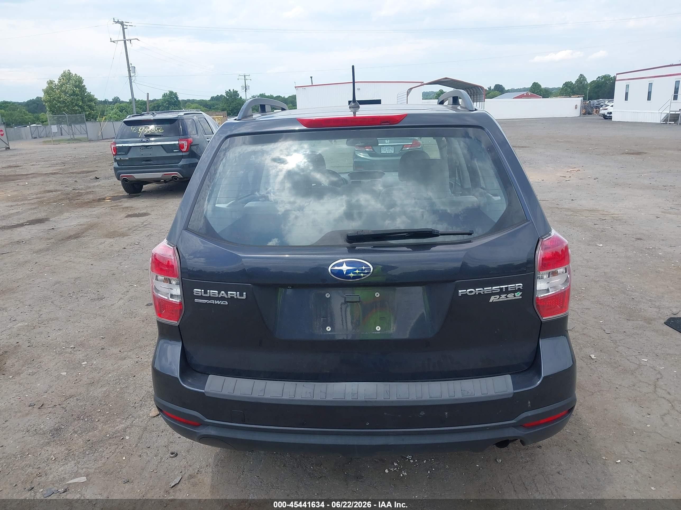 2015 Subaru Forester 2.5i Черный vin: JF2SJABC7FH521666