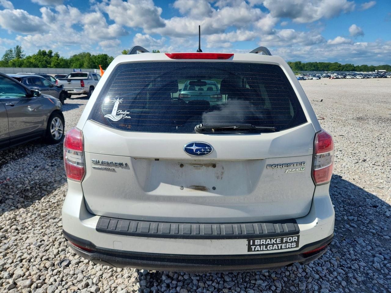 2015 Subaru Forester 2.5i White vin: JF2SJABC7FH593919