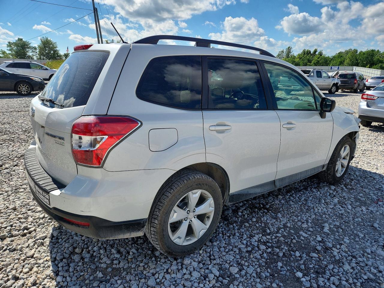 2015 Subaru Forester 2.5i White vin: JF2SJABC7FH593919