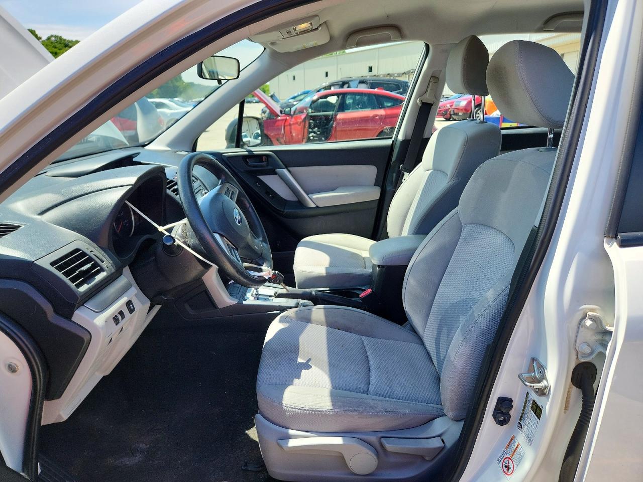 2015 Subaru Forester 2.5i White vin: JF2SJABC7FH839531