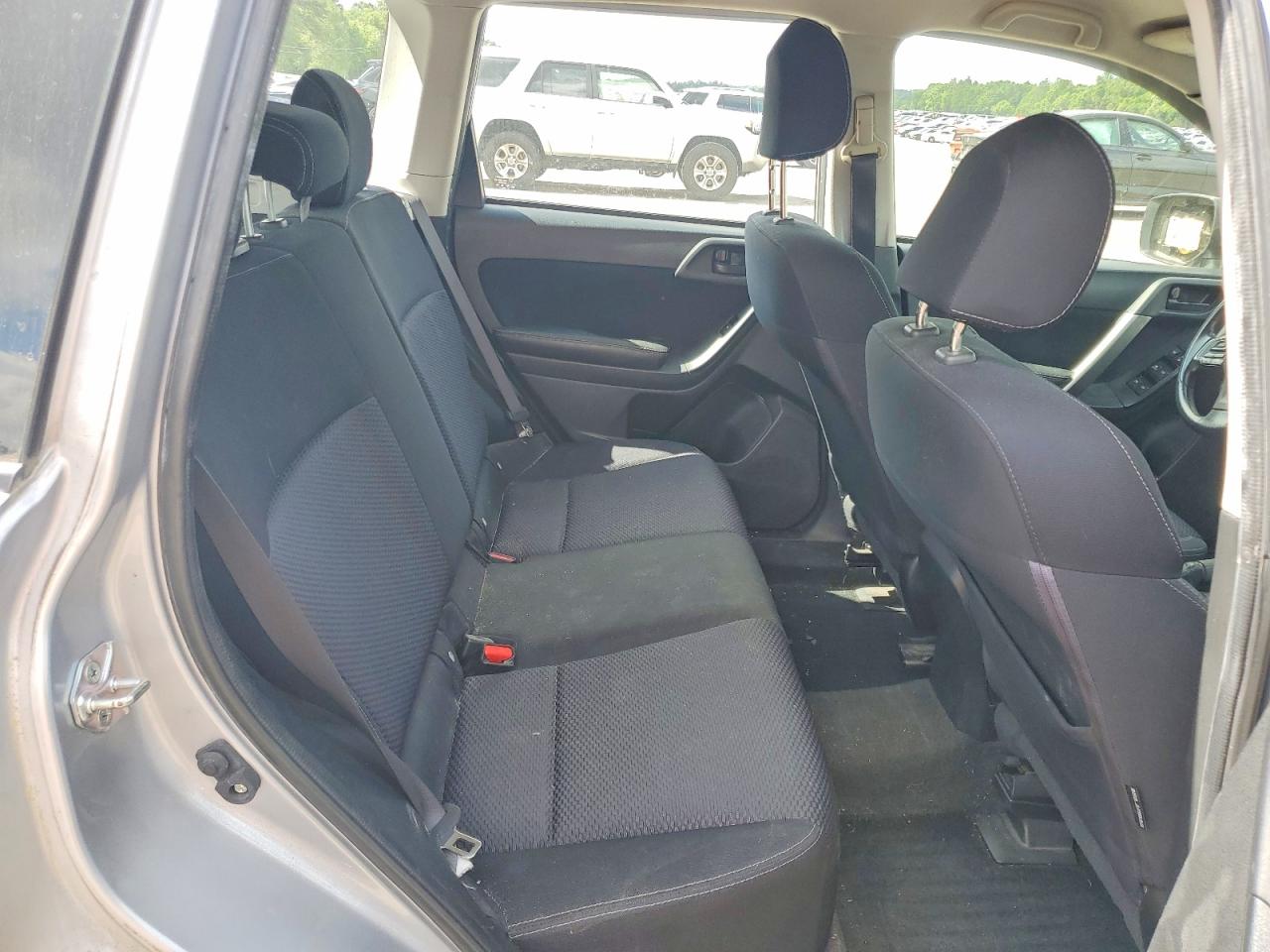 2016 Subaru Forester 2.5i Серебряный vin: JF2SJABC7GH451684