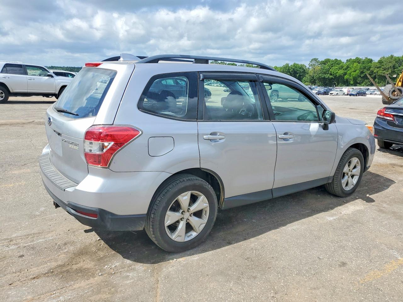 2016 Subaru Forester 2.5i Серебряный vin: JF2SJABC7GH451684