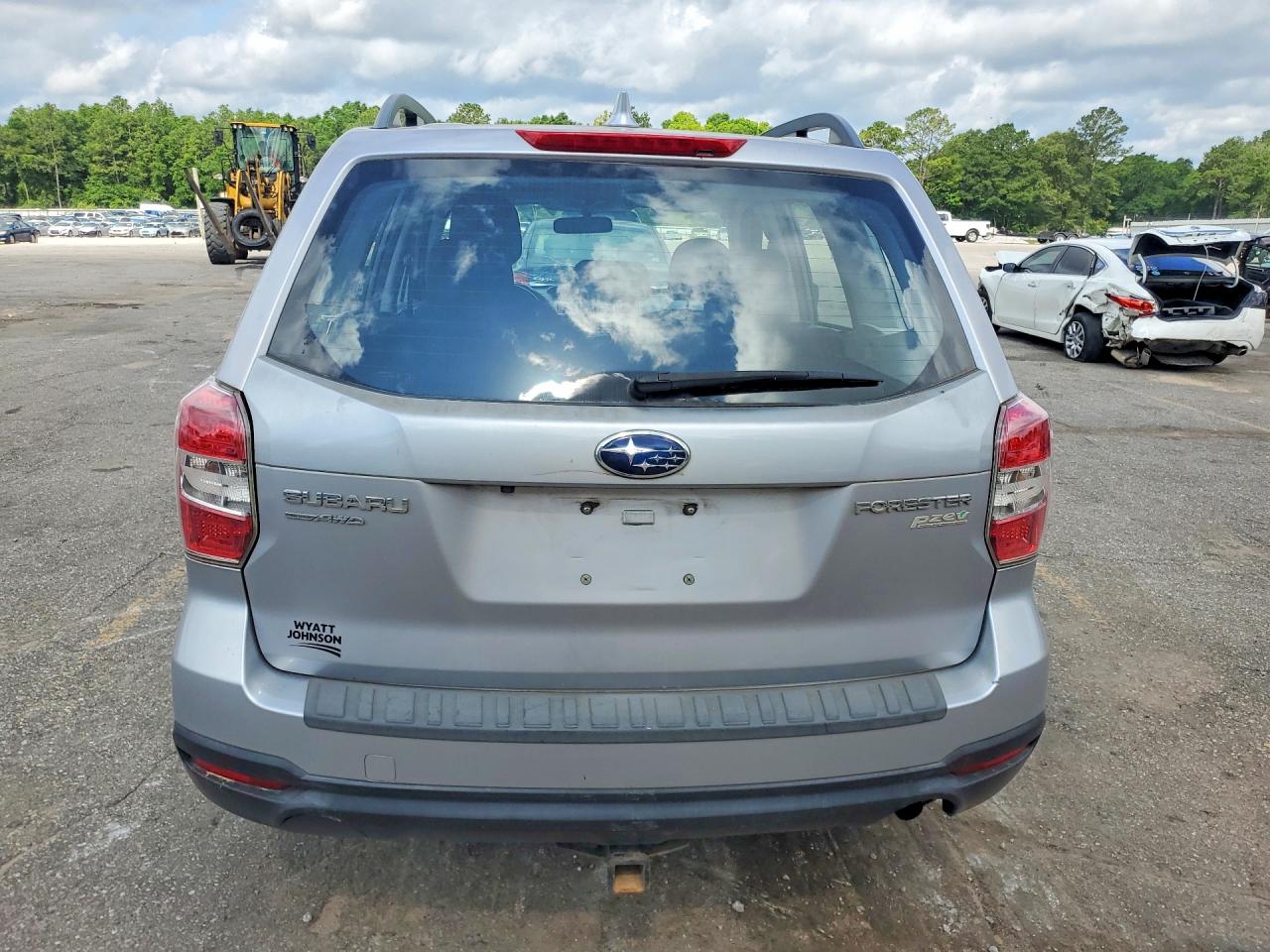 2016 Subaru Forester 2.5i Серебряный vin: JF2SJABC7GH451684