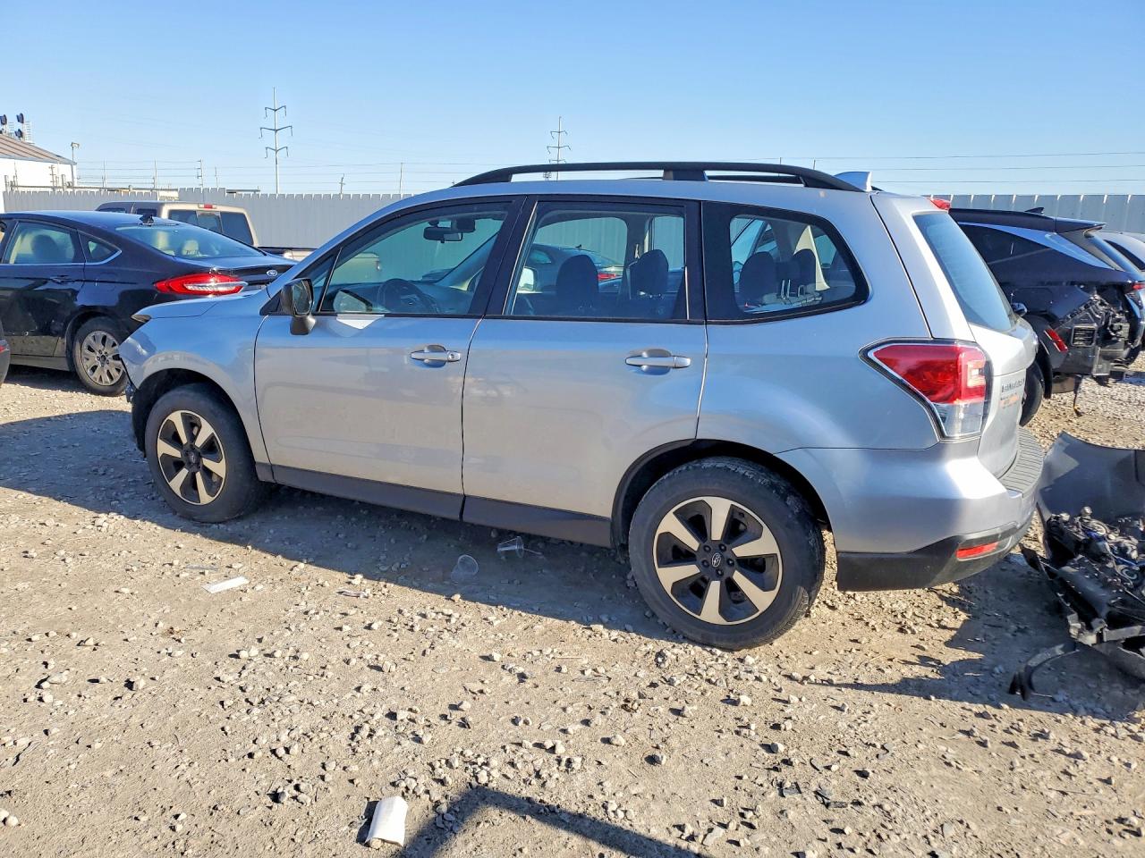 2017 Subaru Forester 2.5i Silver vin: JF2SJABC7HH448205