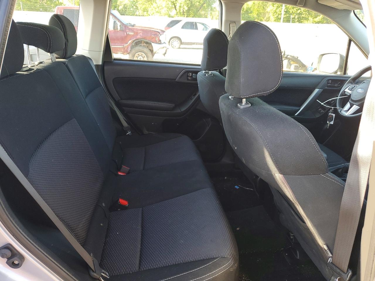 2017 Subaru Forester 2.5i Silver vin: JF2SJABC7HH448205