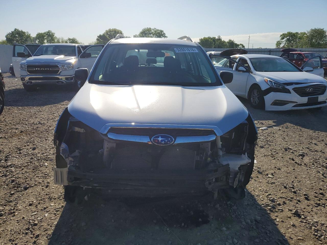 2017 Subaru Forester 2.5i Silver vin: JF2SJABC7HH448205