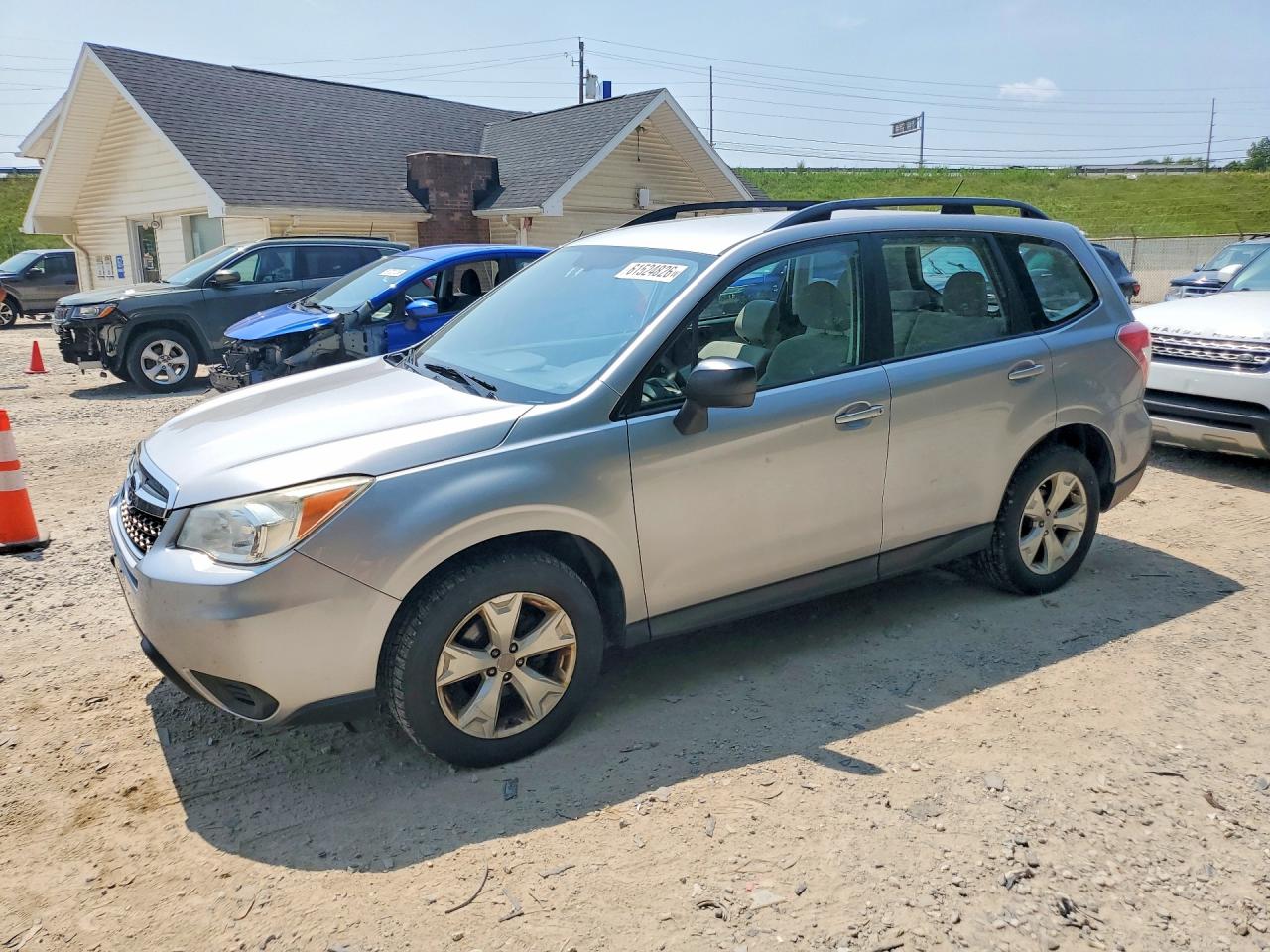 2015 Subaru Forester 2.5i Silver vin: JF2SJABC8FH555552