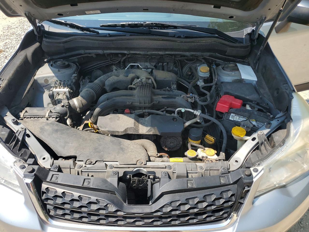 2015 Subaru Forester 2.5i Silver vin: JF2SJABC8FH555552