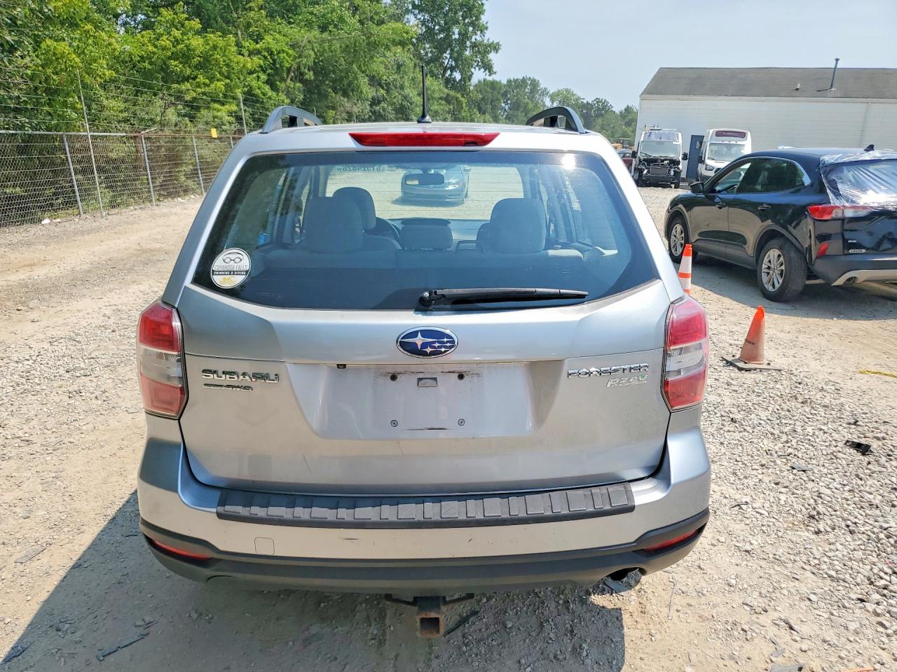 2015 Subaru Forester 2.5i Silver vin: JF2SJABC8FH555552