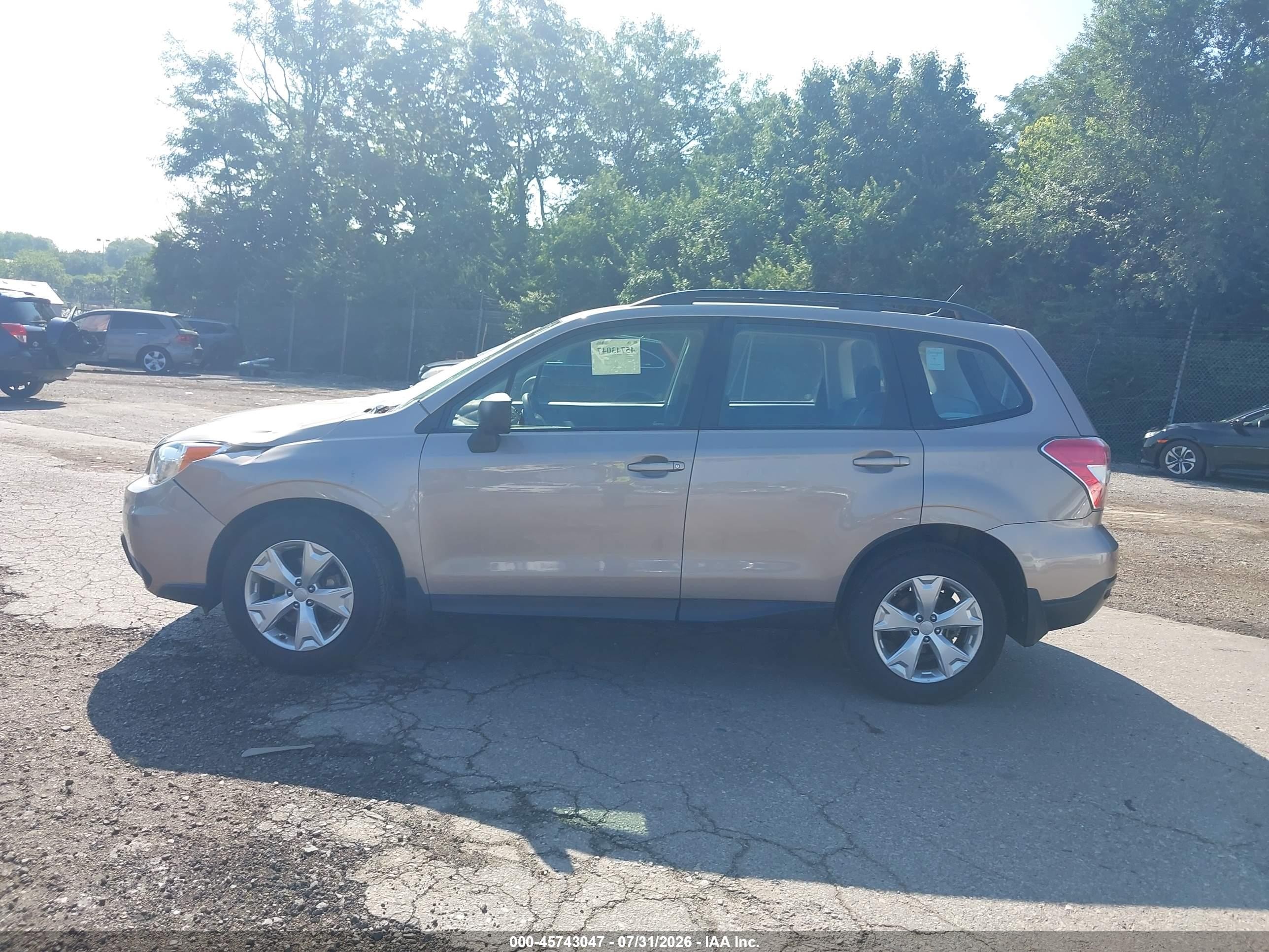 2015 Subaru Forester 2.5i Champagne vin: JF2SJABC8FH818025
