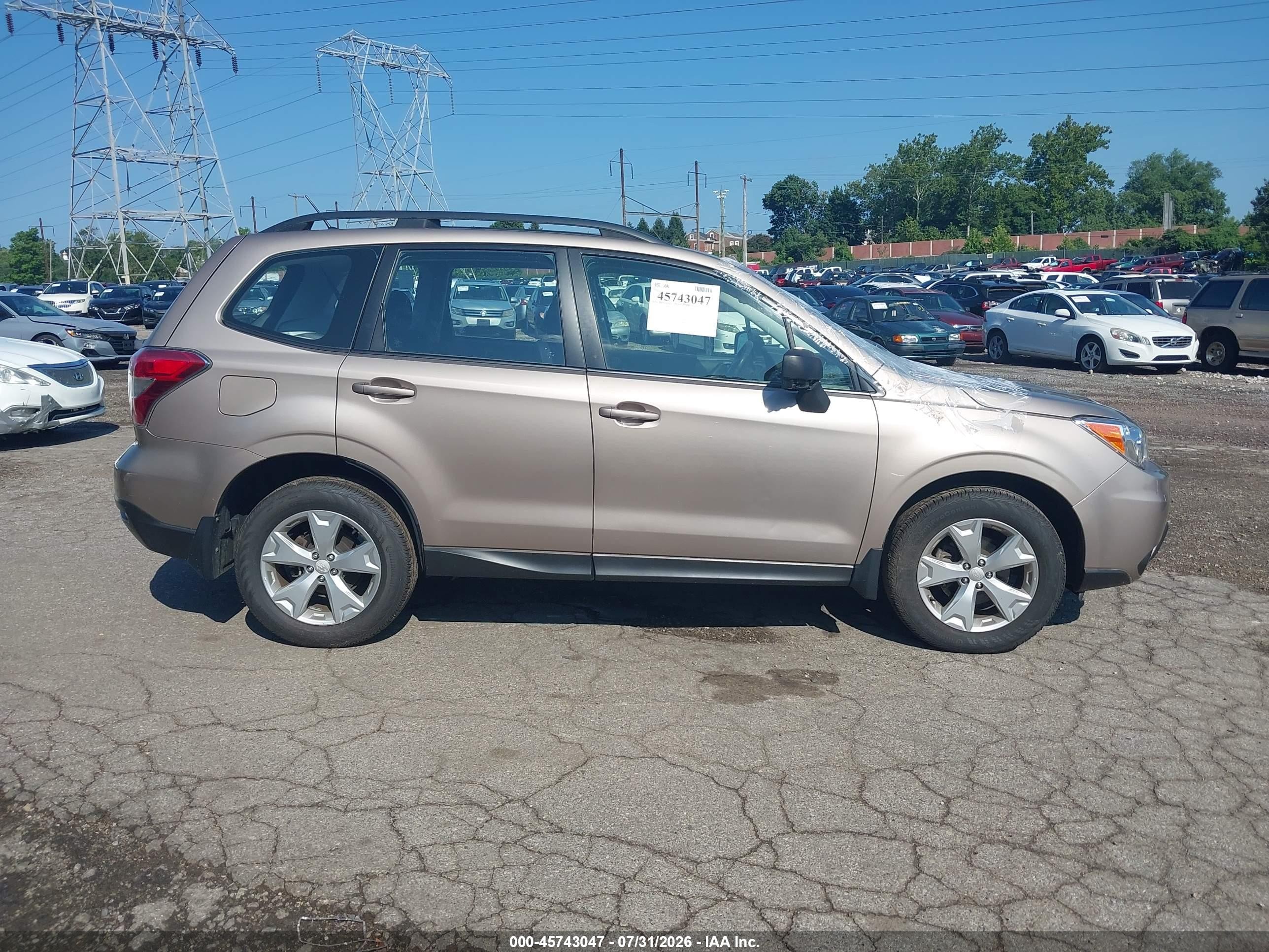 2015 Subaru Forester 2.5i Champagne vin: JF2SJABC8FH818025