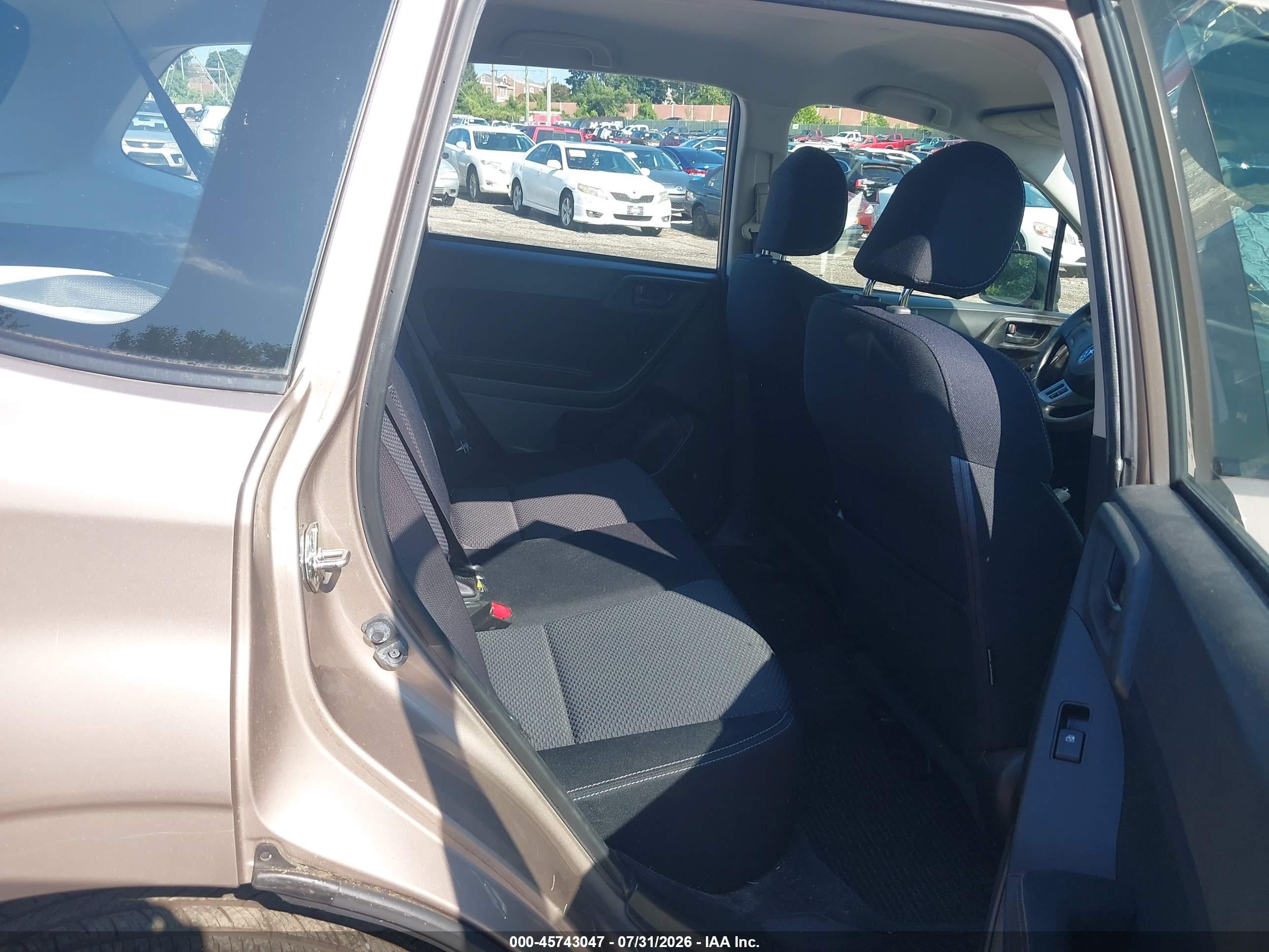 2015 Subaru Forester 2.5i Champagne vin: JF2SJABC8FH818025