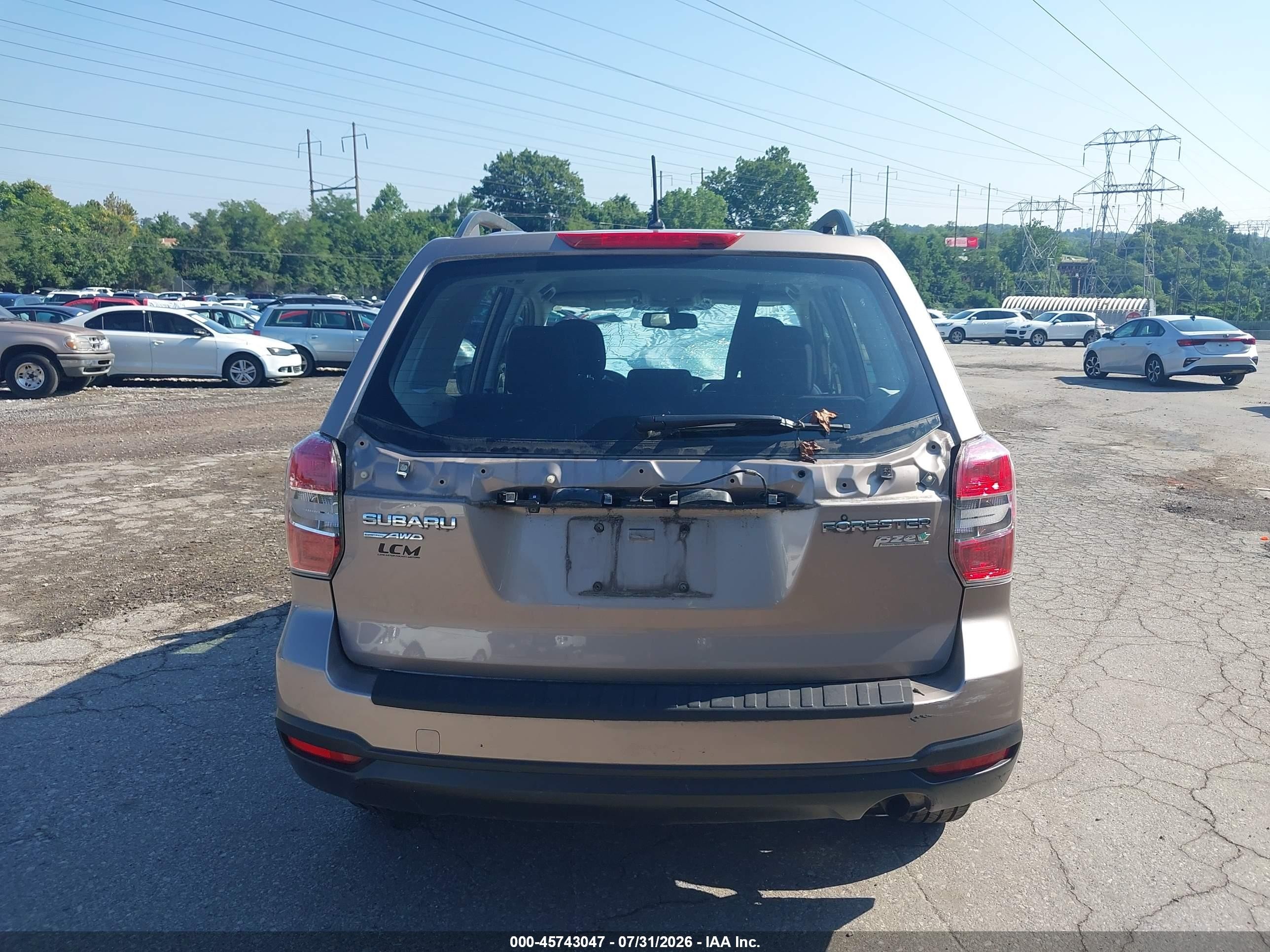 2015 Subaru Forester 2.5i Champagne vin: JF2SJABC8FH818025