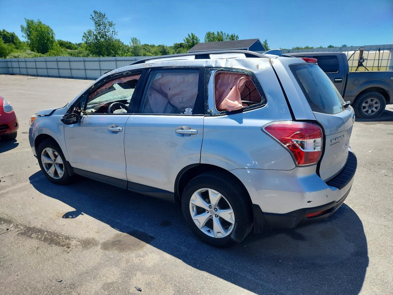 2016 Subaru Forester 2.5i Silver vin: JF2SJABC8GH437051