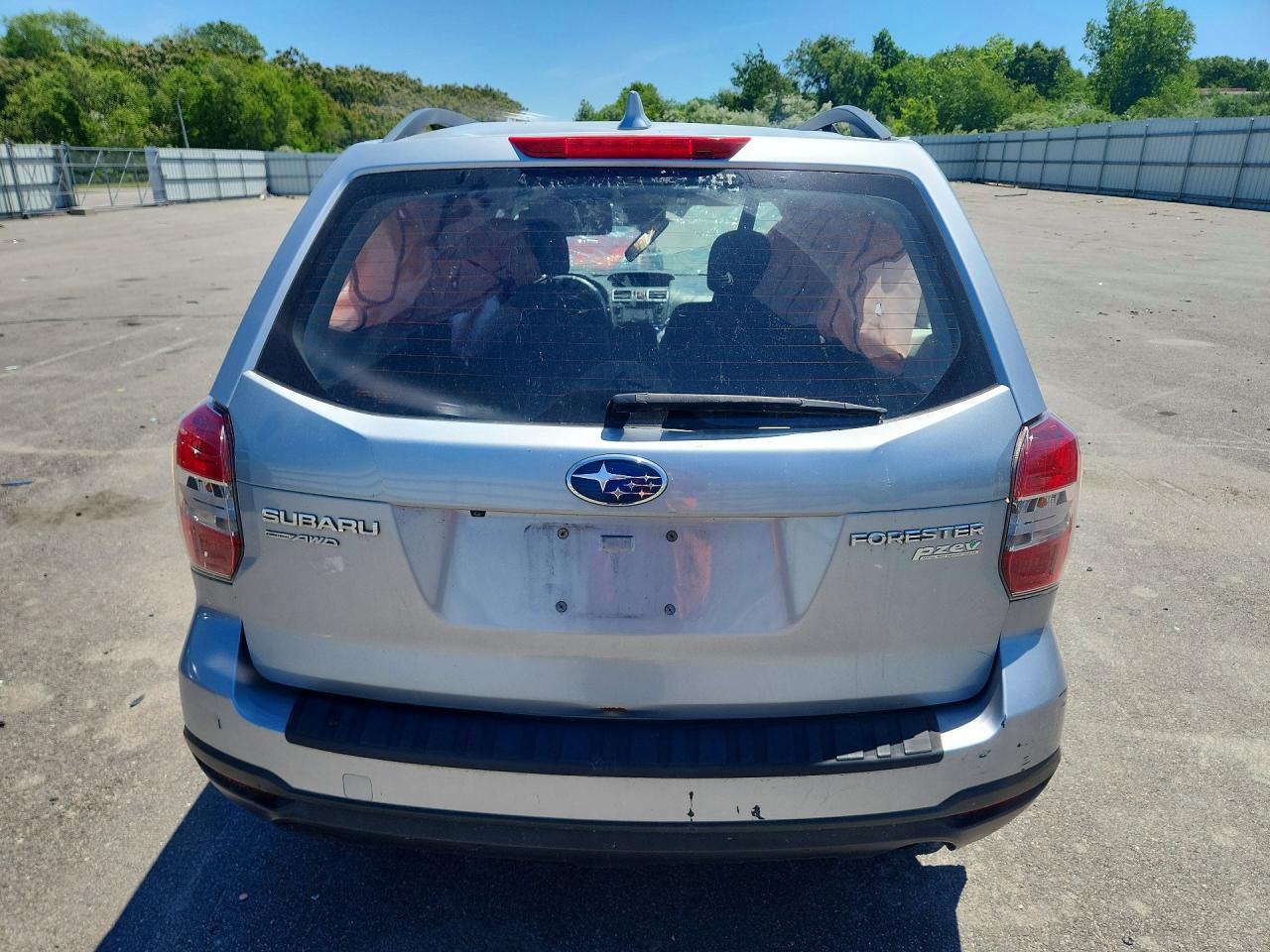 2016 Subaru Forester 2.5i Silver vin: JF2SJABC8GH437051