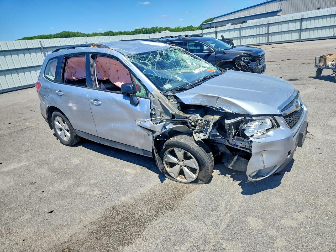 2016 Subaru Forester 2.5i Silver vin: JF2SJABC8GH437051