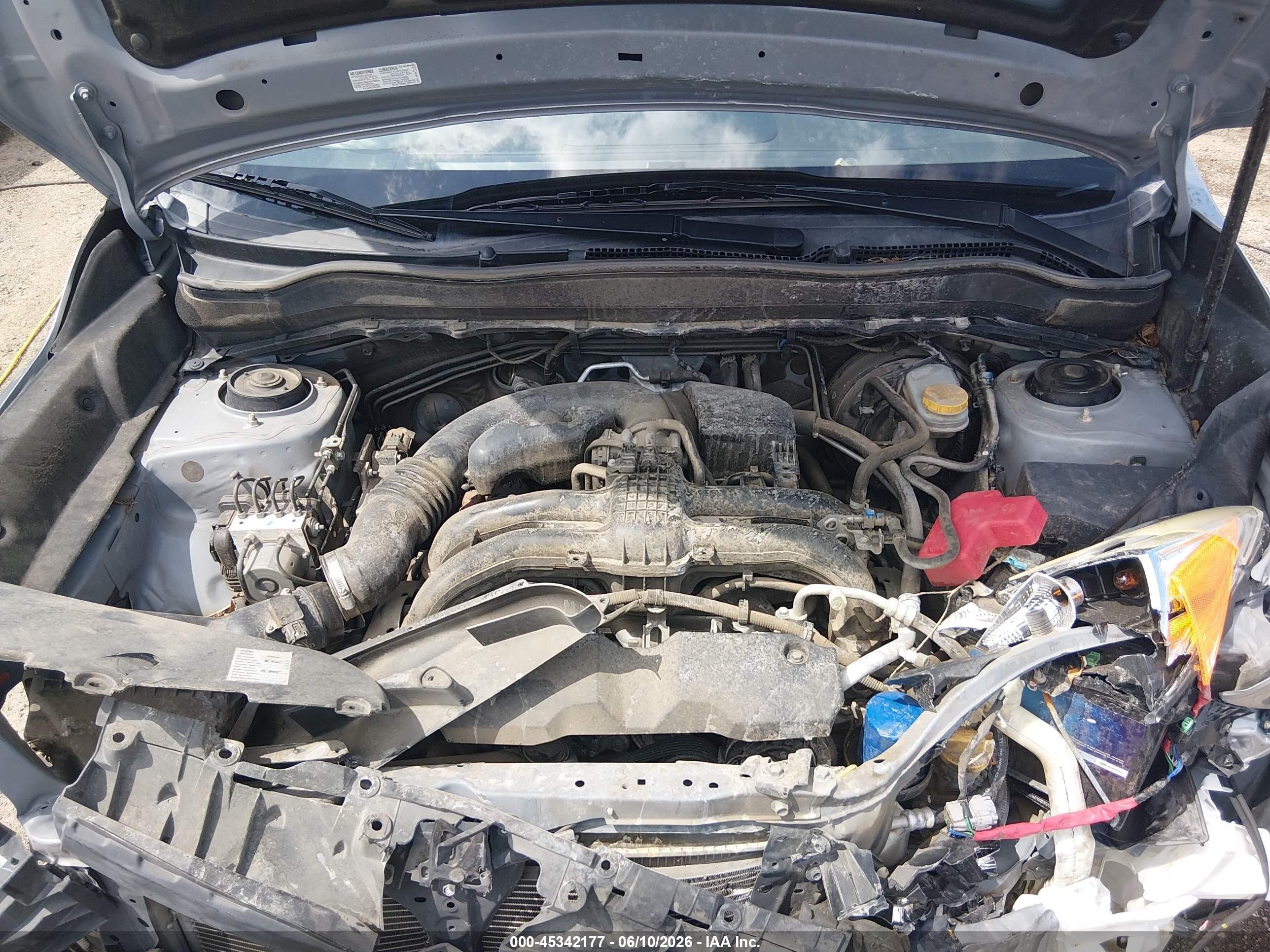 2015 Subaru Forester 2.5i Серебряный vin: JF2SJABC9FH492686