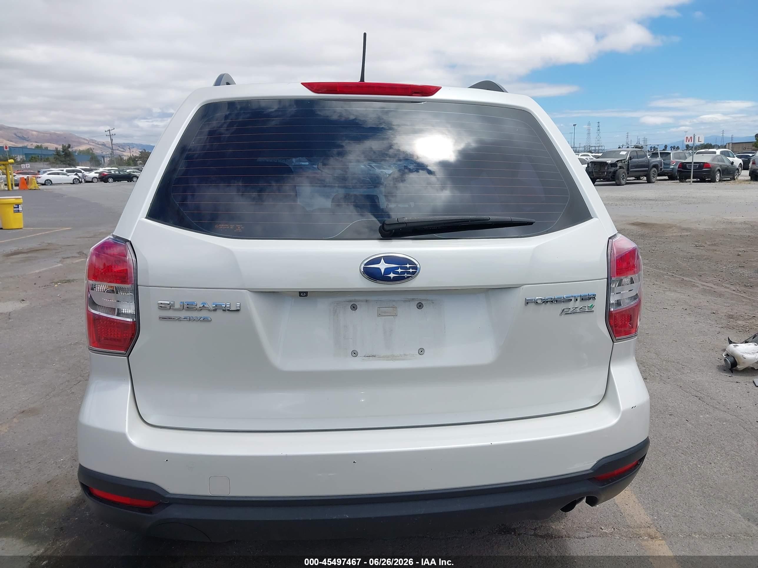 2015 Subaru Forester 2.5i Черный vin: JF2SJABC9FH540414
