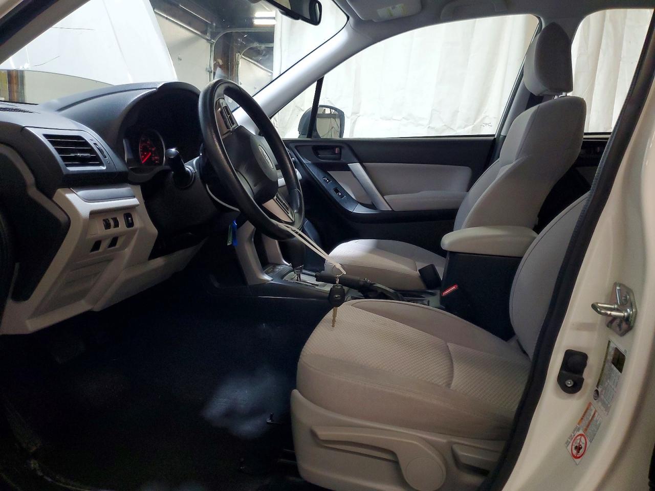 2015 Subaru Forester 2.5i White vin: JF2SJABC9FH804697