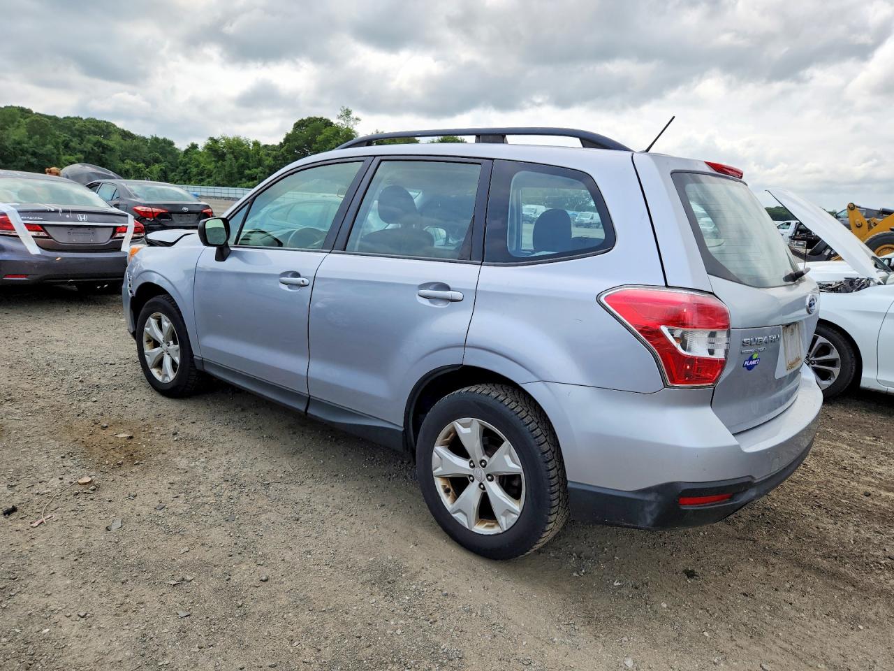 2015 Subaru Forester 2.5i Silver vin: JF2SJABC9FH839949