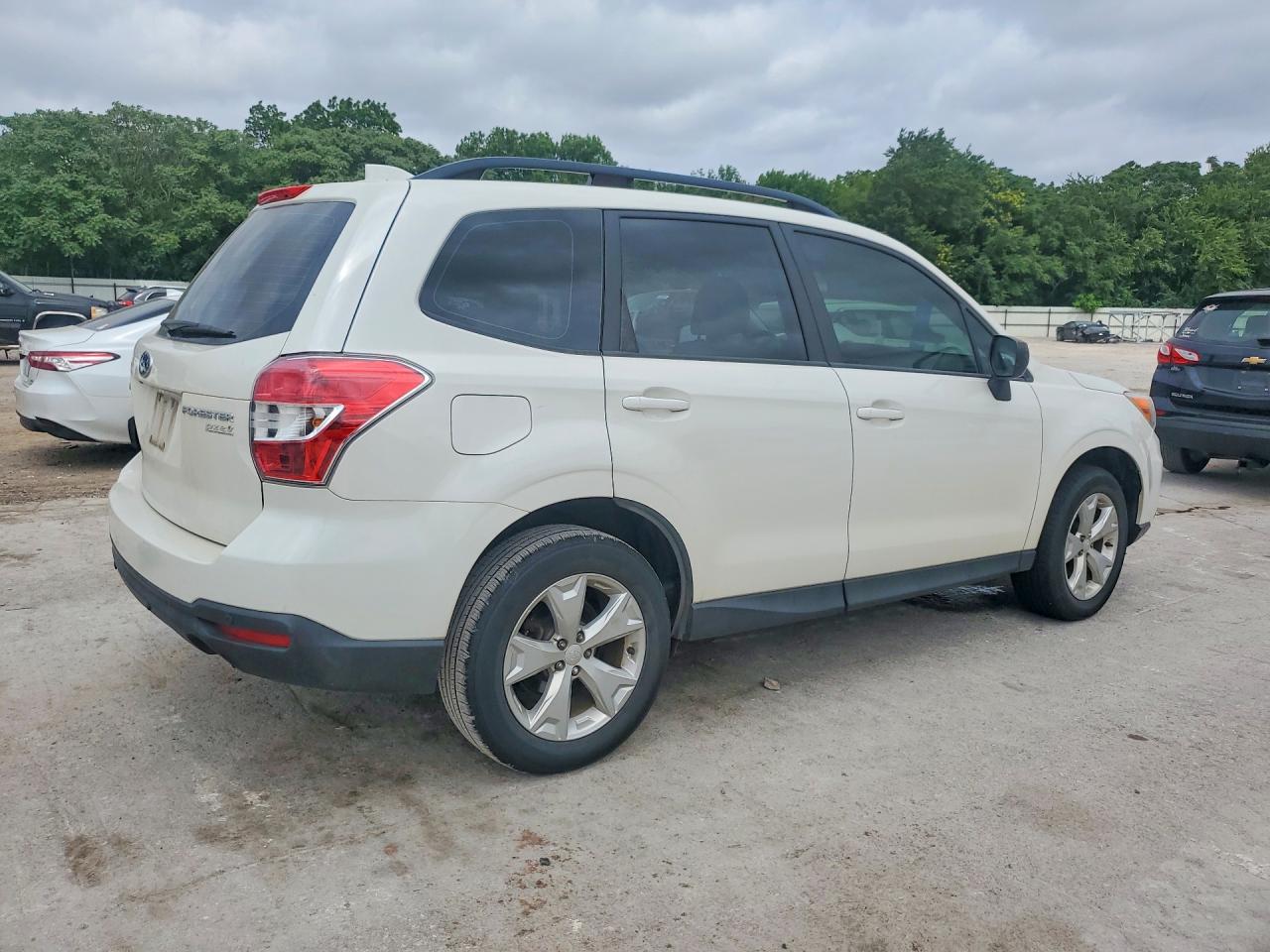 2016 Subaru Forester 2.5i White vin: JF2SJABC9GH496416