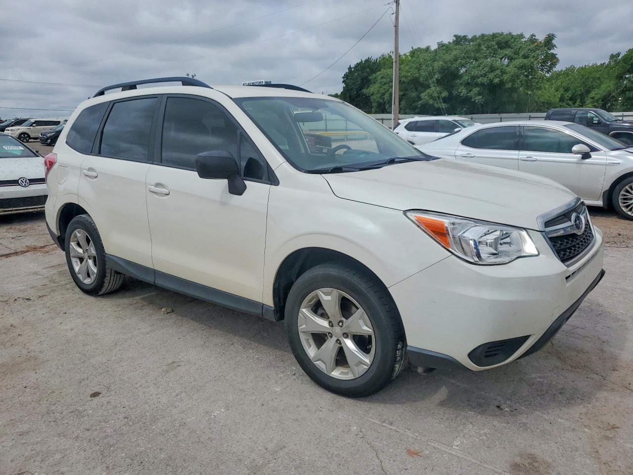 2016 Subaru Forester 2.5i White vin: JF2SJABC9GH496416