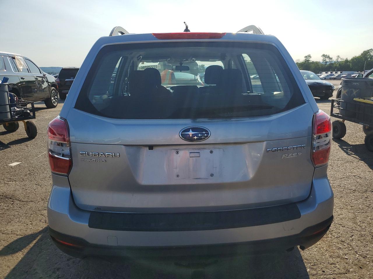 2015 Subaru Forester 2.5i Gray vin: JF2SJABCXFH422663