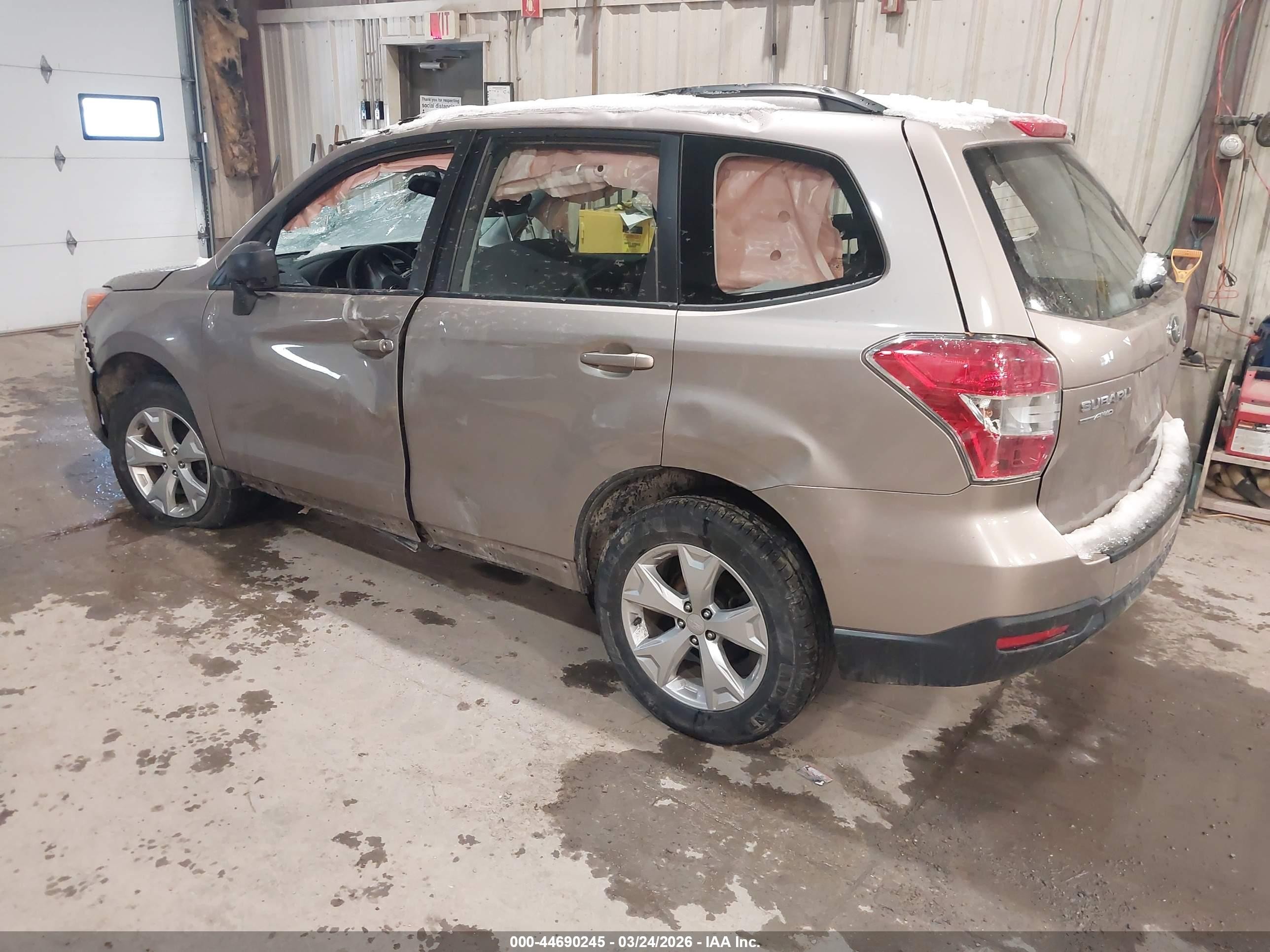 2015 Subaru Forester 2.5i Gold vin: JF2SJABCXFH460863