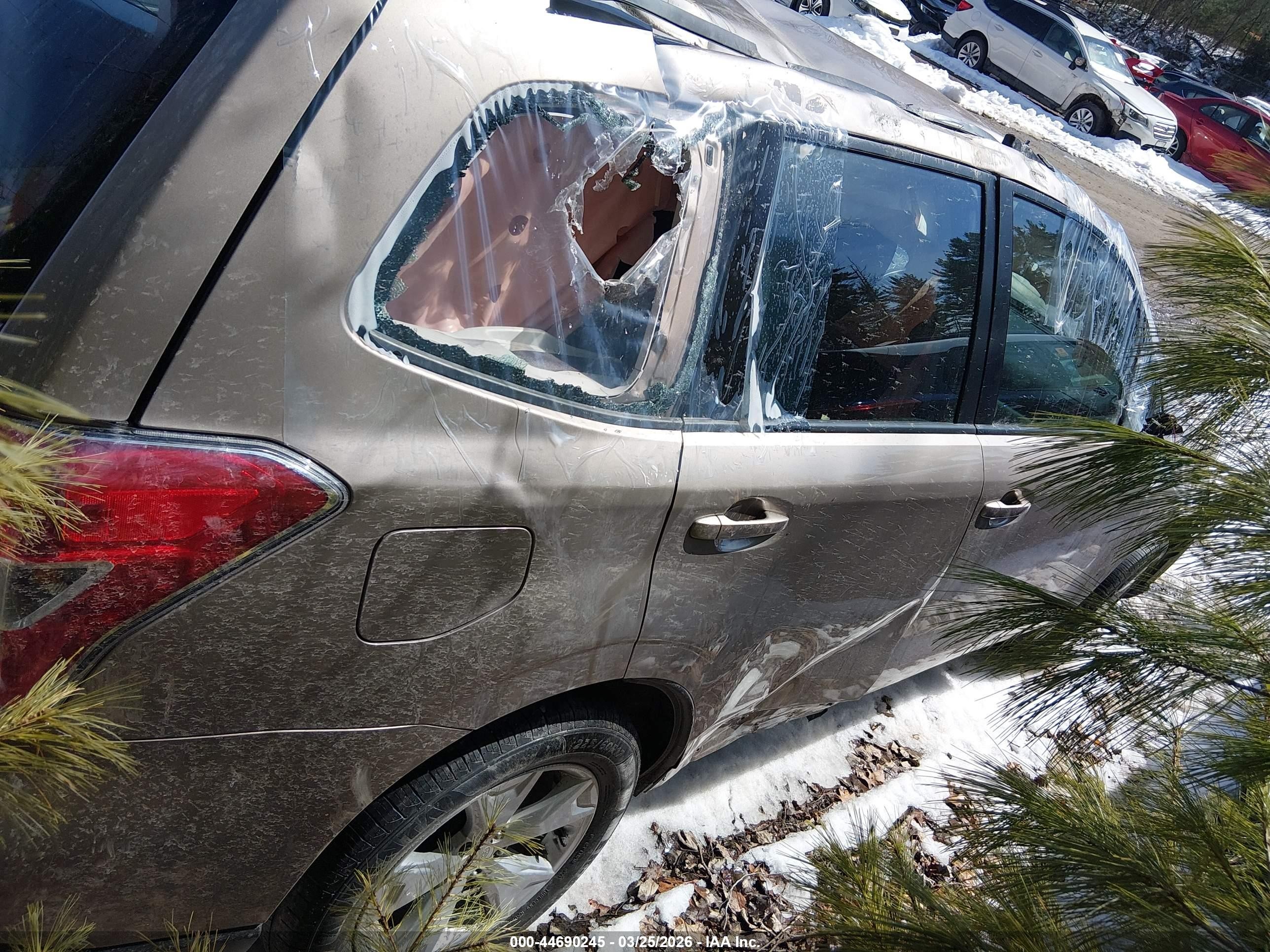 2015 Subaru Forester 2.5i Gold vin: JF2SJABCXFH460863